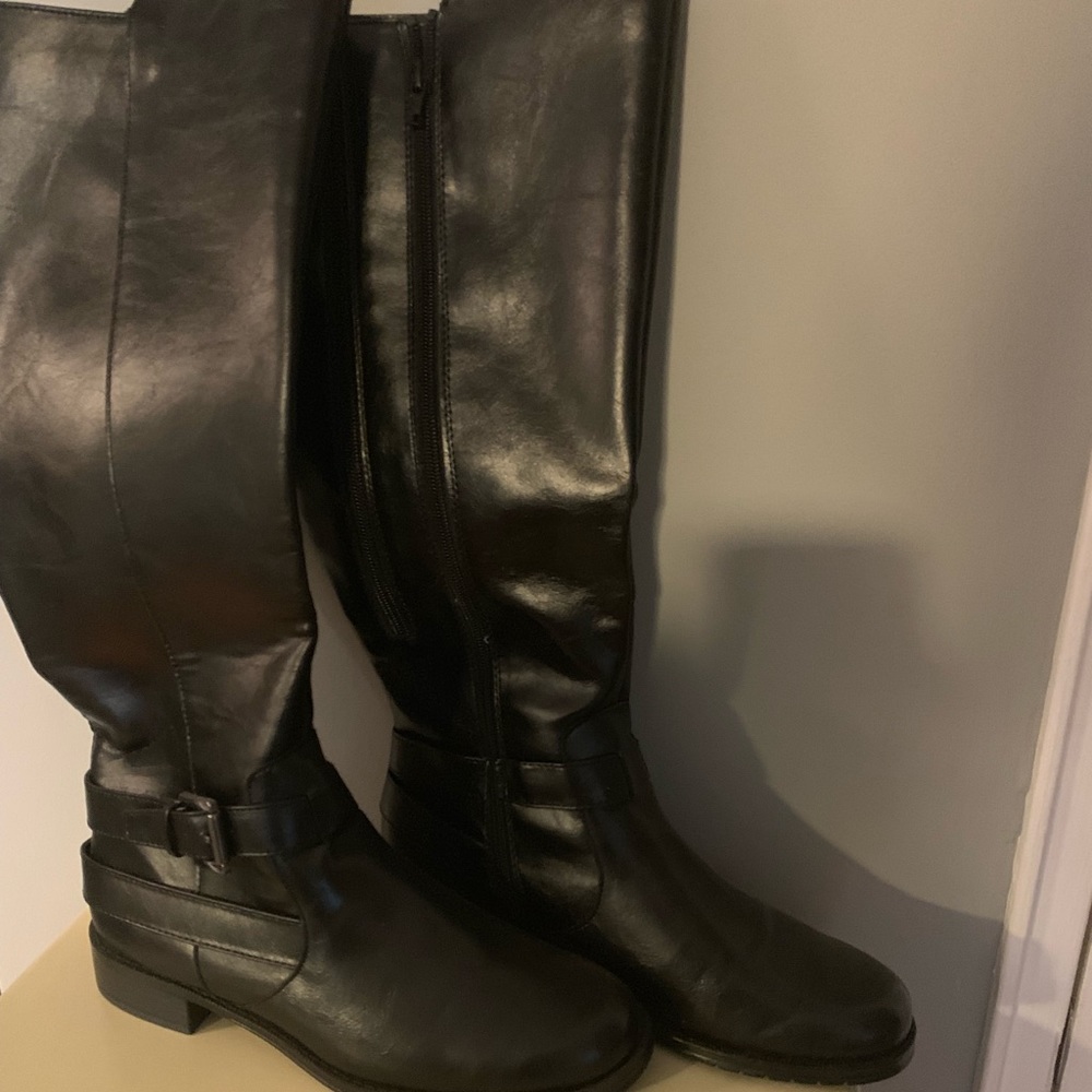 Riding boots